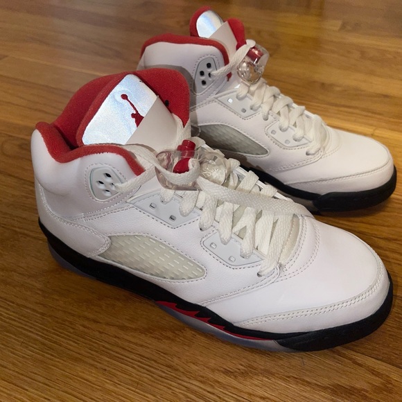 BRAND NEW NEVER WORN JORDANS - Picture 2 of 4